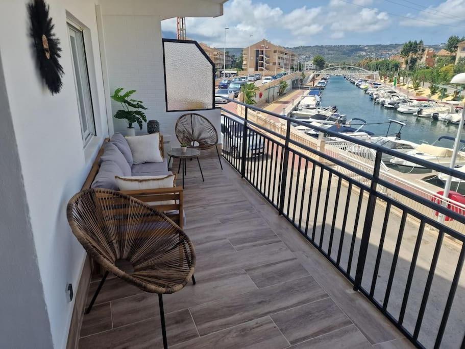 Waterfront 3 Bed Apartment, 90M From The Beach Platja de Larenal Exteriör bild