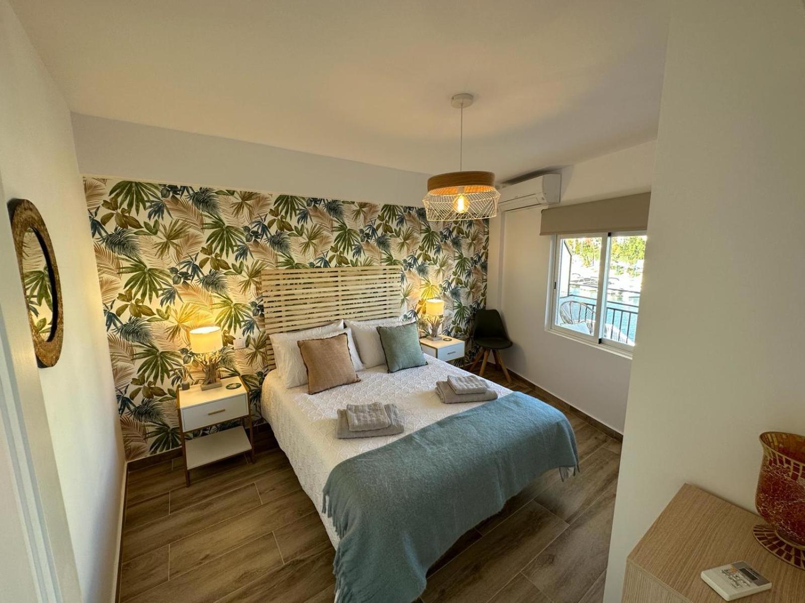 Waterfront 3 Bed Apartment, 90M From The Beach Platja de Larenal Exteriör bild