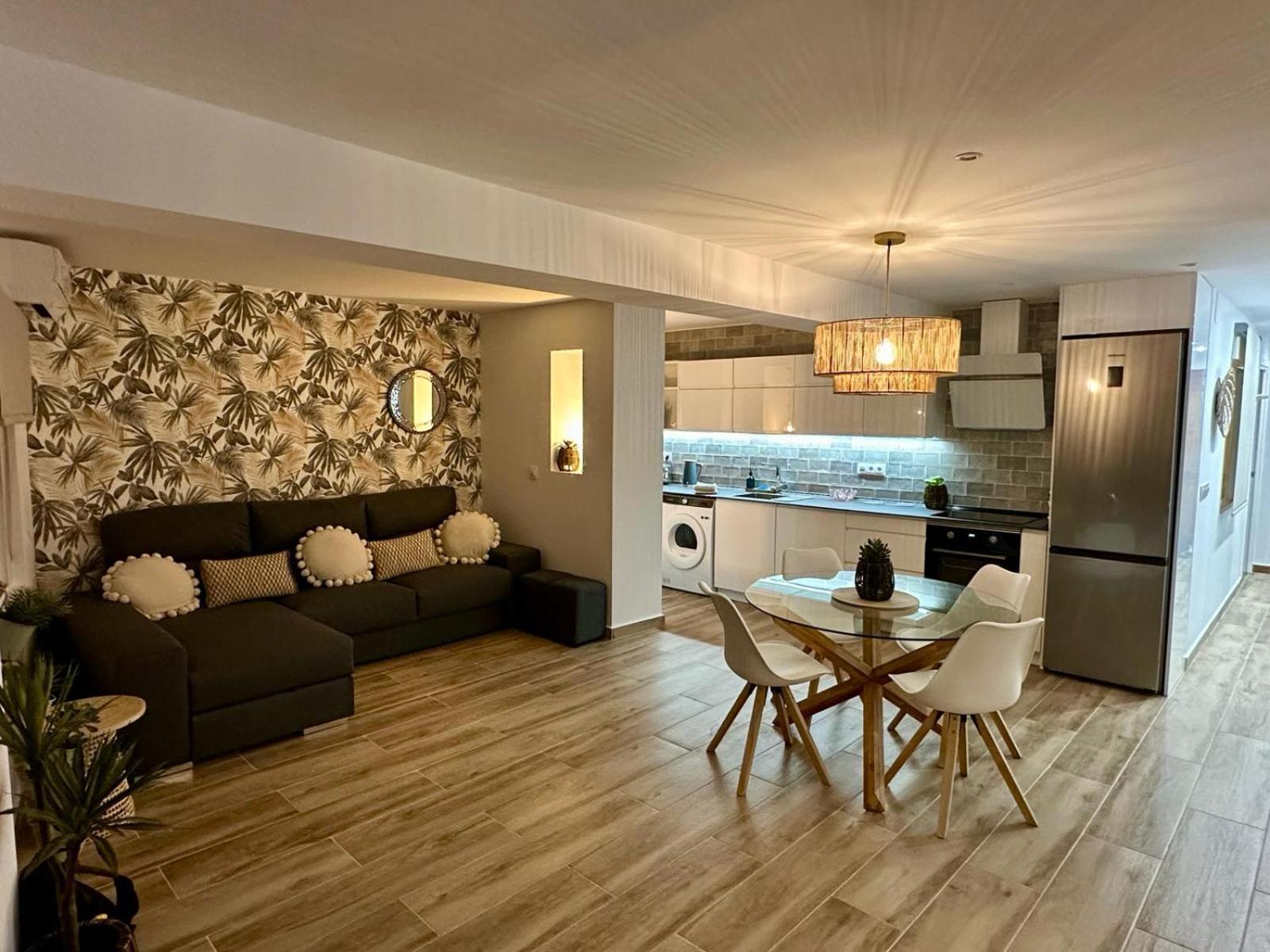 Waterfront 3 Bed Apartment, 90M From The Beach Platja de Larenal Exteriör bild