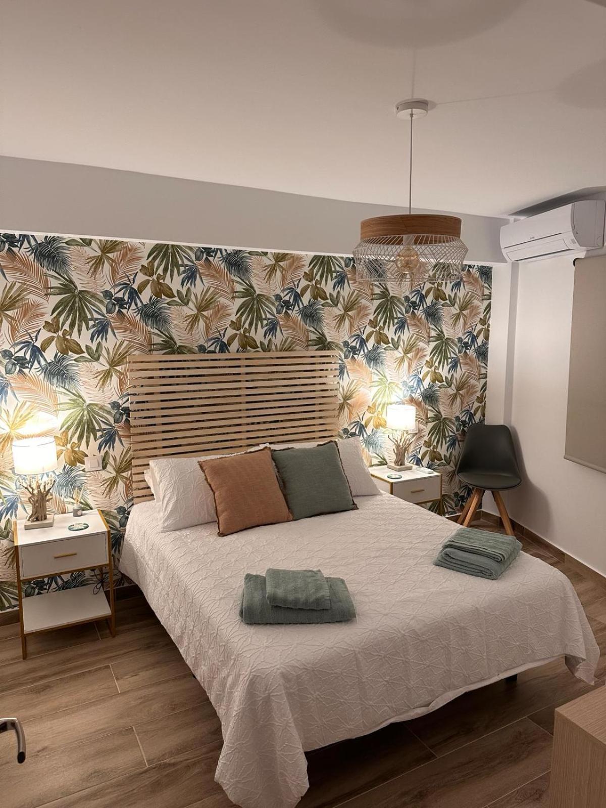 Waterfront 3 Bed Apartment, 90M From The Beach Platja de Larenal Exteriör bild