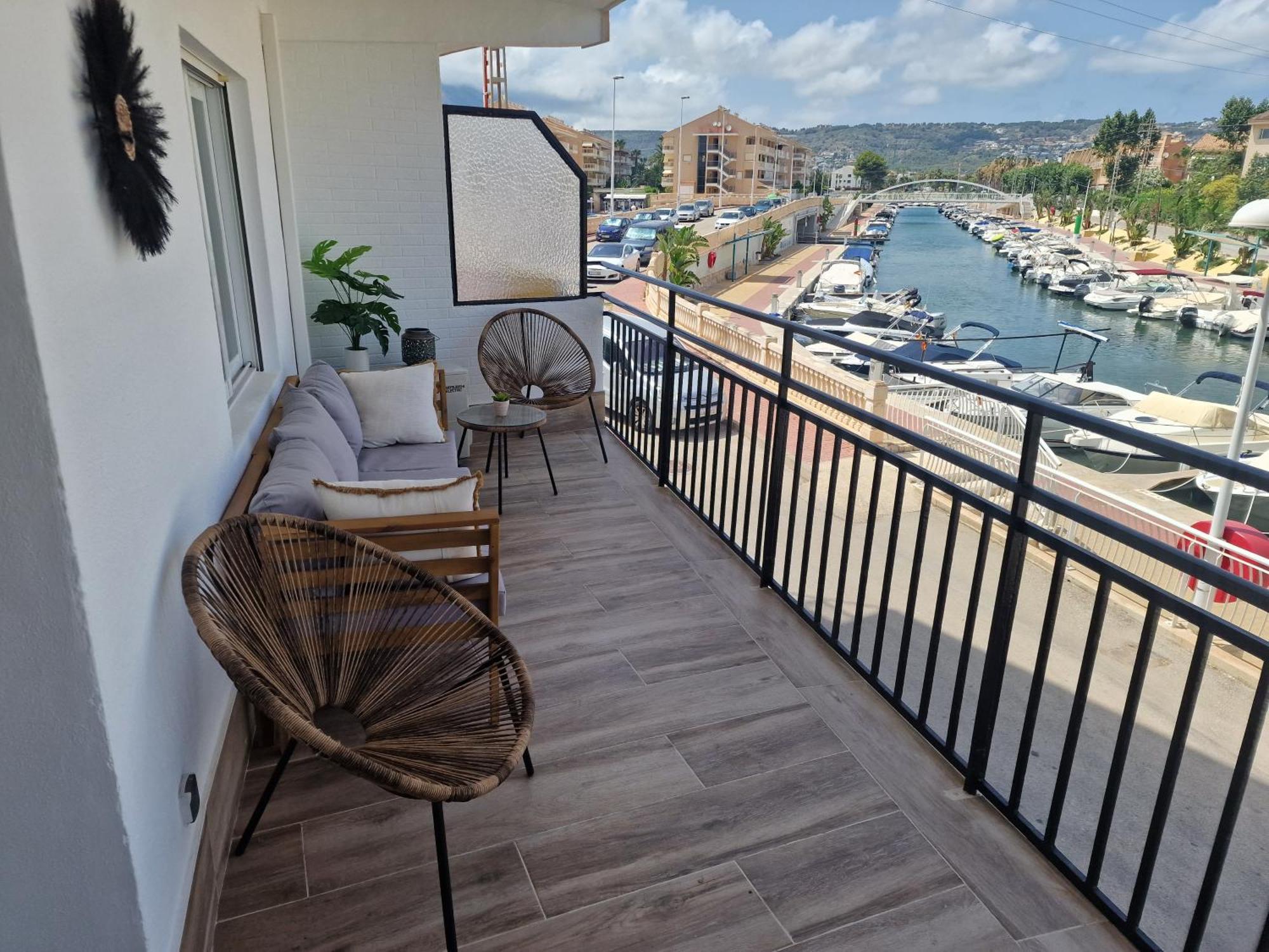 Waterfront 3 Bed Apartment, 90M From The Beach Platja de Larenal Exteriör bild