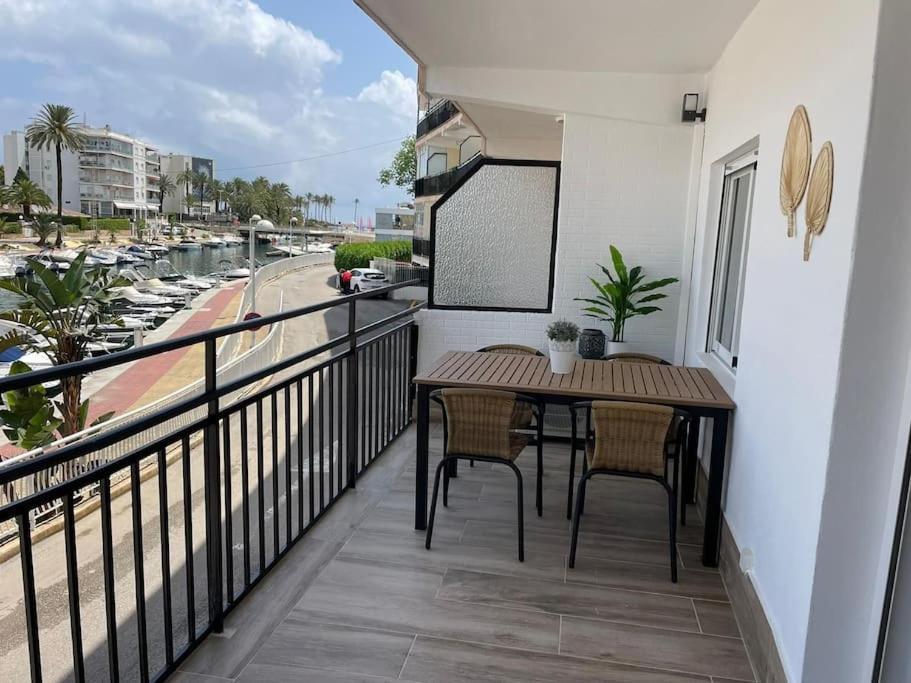 Waterfront 3 Bed Apartment, 90M From The Beach Platja de Larenal Exteriör bild